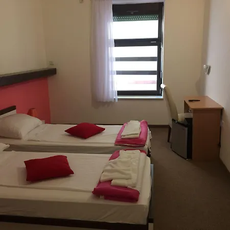 Hotel Pansion Ruza 3*