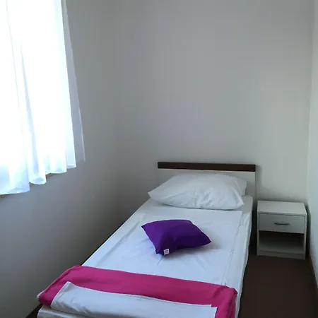 Pansion Ruza 3* Novi Vinodolski