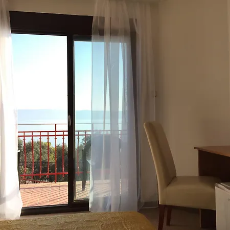 Pansion Ruza 3* Novi Vinodolski