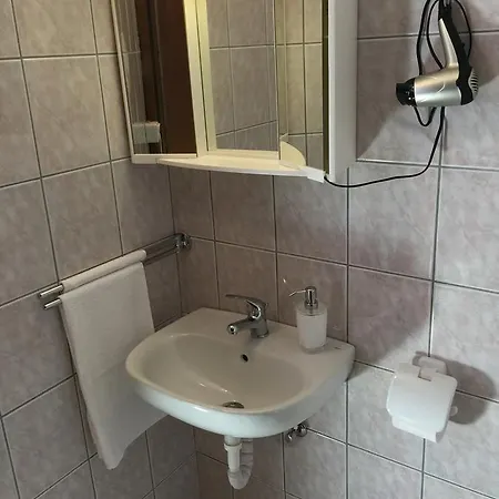 Pansion Ruza 3* Novi Vinodolski
