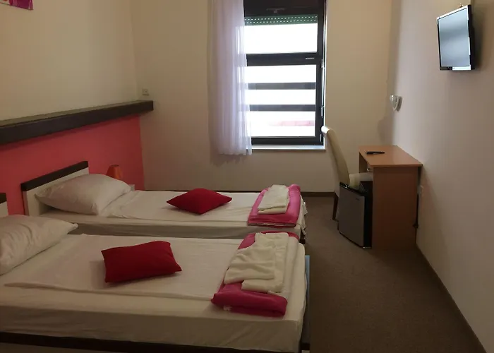 Hotel Pansion Ruza 3*