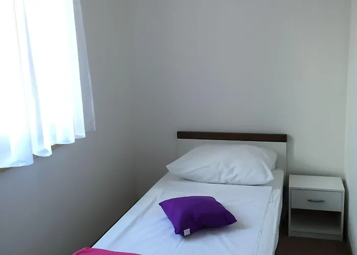 Pansion Ruza 3* Novi Vinodolski