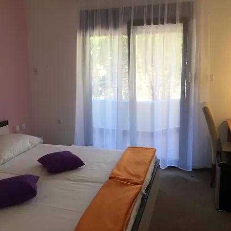 Pansion Ruza 3* Novi Vinodolski