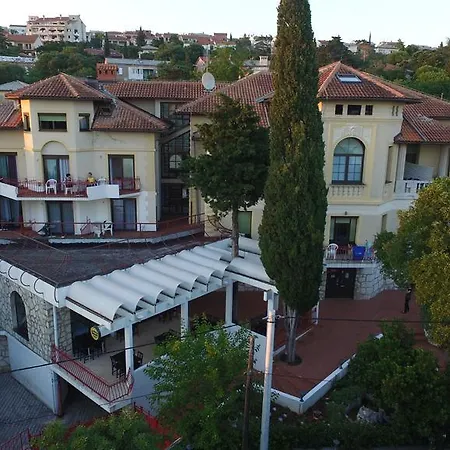 Hotel Pansion Ruza 3*